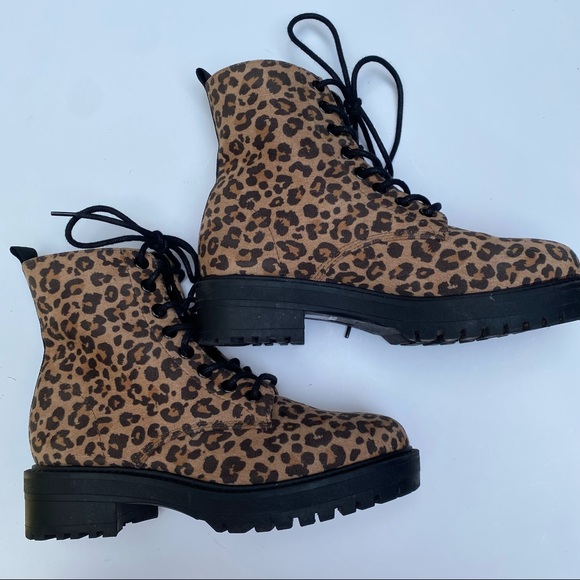 Forever 21 Leopard Print Combat Boot Size 6 - Picture 8 of 10